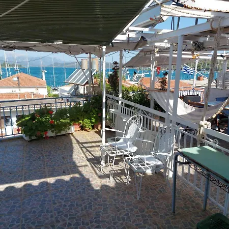Nikos Rooms And Studios Poros Town Zewnętrze zdjęcie